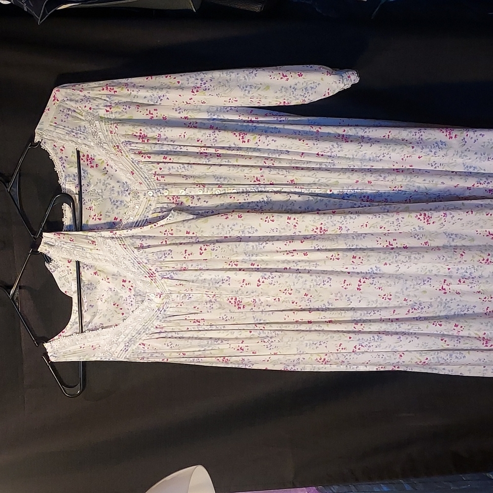 Eileen West robe and nightgown set
